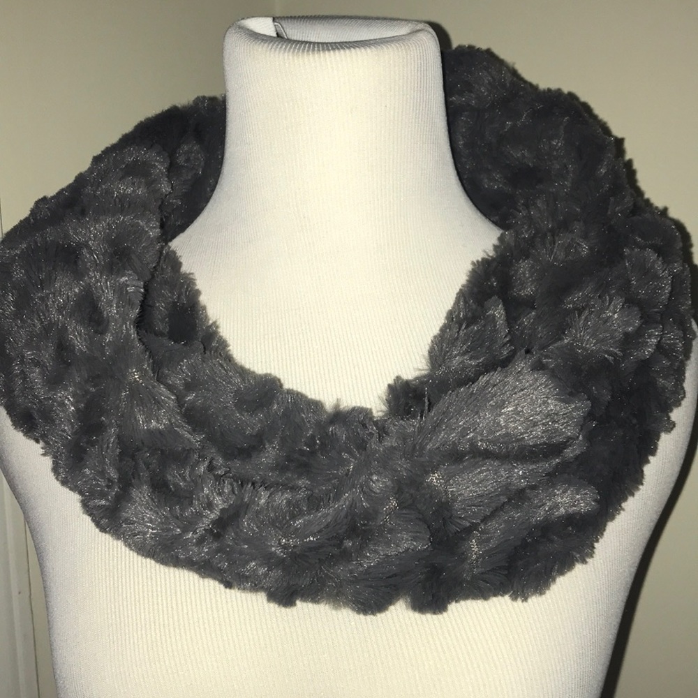 infinity scarf 🧣 🧣euc - Picture 2 of 5